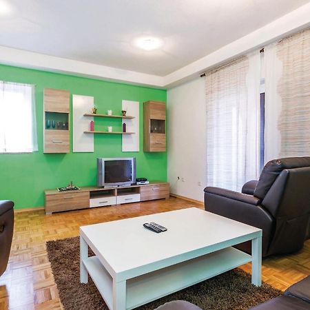 Stunning Apartment In マトゥリ エクステリア 写真